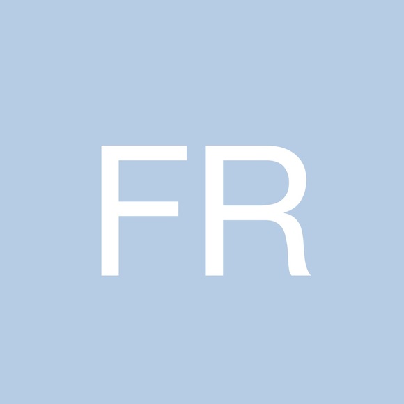Profile Picture of Fiona Reid (@fifea) on Poshmark