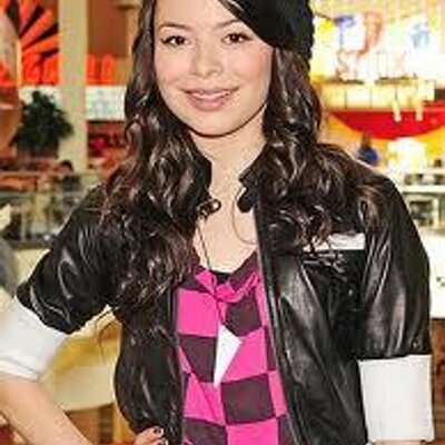 Profile Picture of Andrea Miroslava (@carli_andy) on Twitter