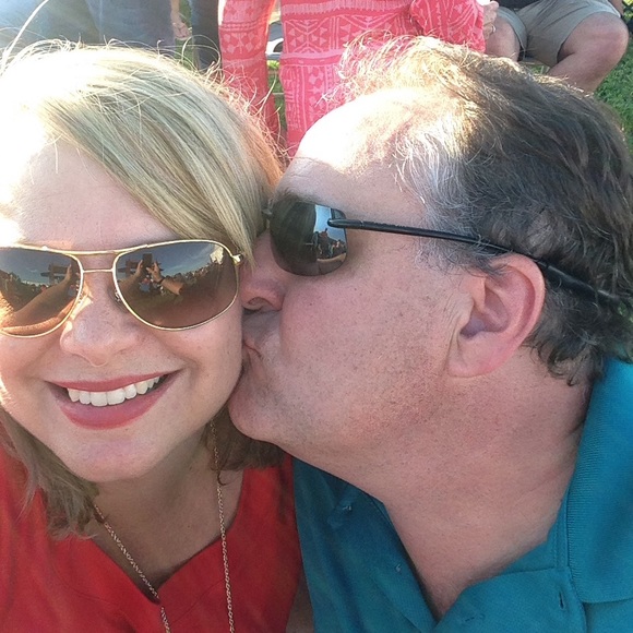 Profile Picture of Lisa Tarnowski (@lctski) on Poshmark