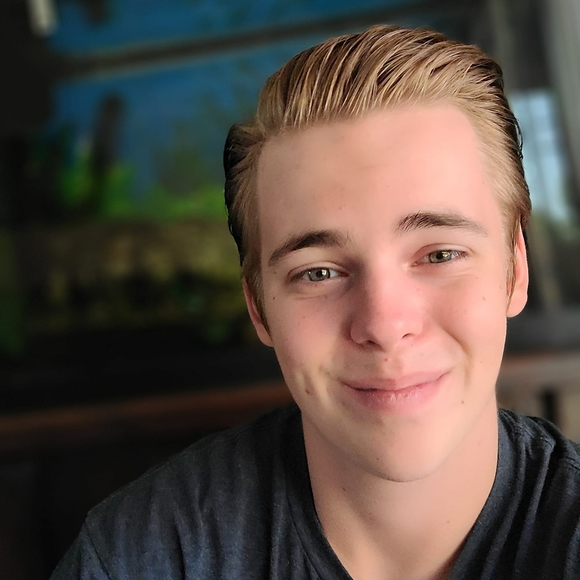 Profile Picture of Joshua Araujo (@joshuaaraujo842) on Poshmark