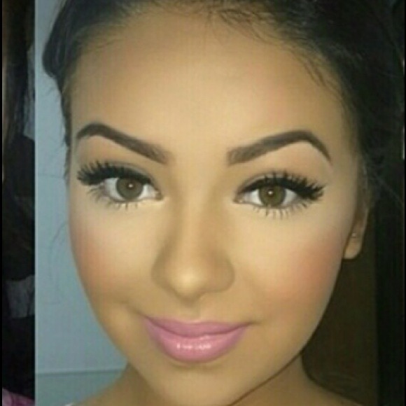 Profile Picture of Jennifer Garcia (@sweet_pea89) on Poshmark