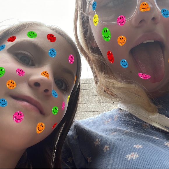 Profile Picture of Eva Kuhn (@epbracletes) on Poshmark