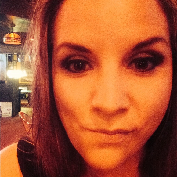 Profile Picture of Rachel Abfalter (@abfalterr) on Poshmark