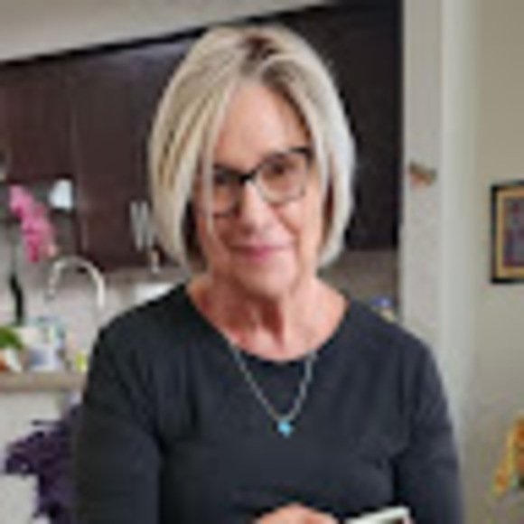 Profile Picture of Teresa Marchese (@teresa_marchese) on Poshmark