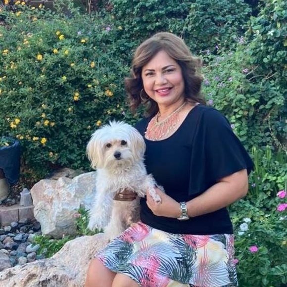 Profile Picture of Griselda Llanes (@griseldallanes) on Poshmark