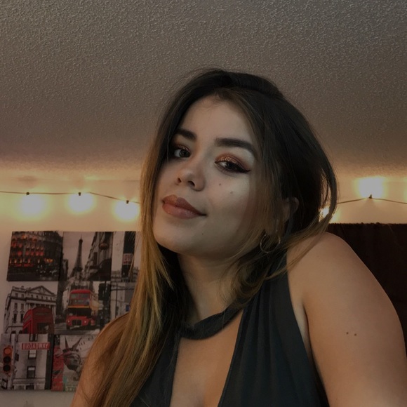 Profile Picture of Stephanie Restrepo zuleta (@stephaniezuleta) on Poshmark