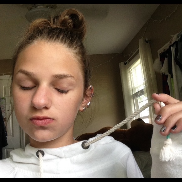 Tori Assise - Poshmark Profile Picture of Tori Assise (@tassise) on Poshmark