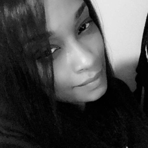 Profile Picture of Tamara Warren (@tammie19790) on Poshmark