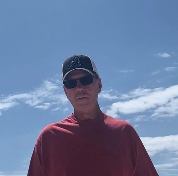 Profile Picture of Randy Gomes (@randygomes) on Poshmark