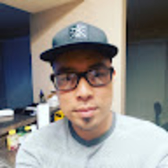 Profile Picture of Ricky Nguyen (@rckyngyn) on Poshmark