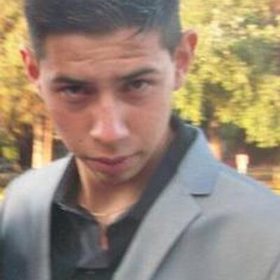 Profile Picture of Robert Revels (@rObereveles) on Twitter