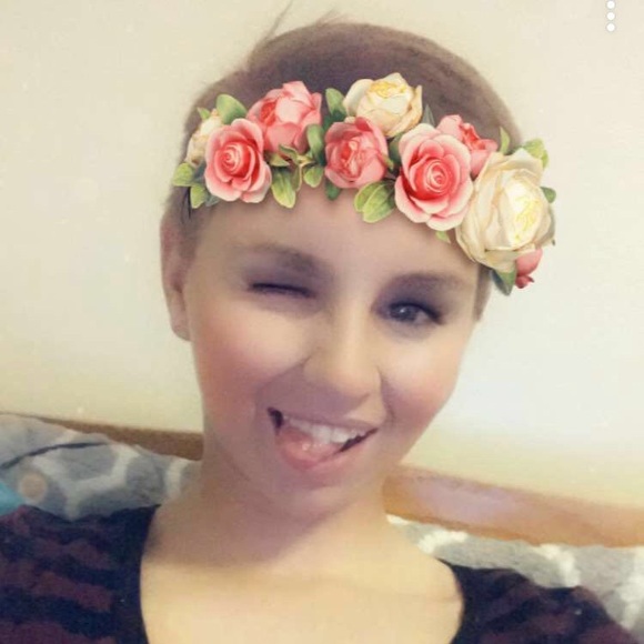 Profile Picture of Elizabeth Peterson (@armylove2017) on Poshmark