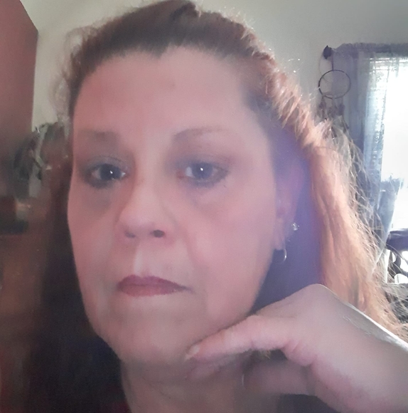 Profile Picture of Angie Gordon (@angiegordon409) on Poshmark