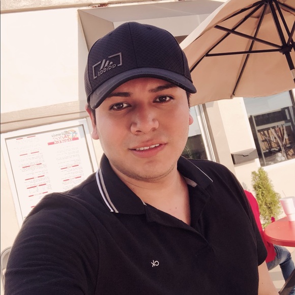 Profile Picture of Mario Confesor canseco (@mariocomfesor) on Poshmark