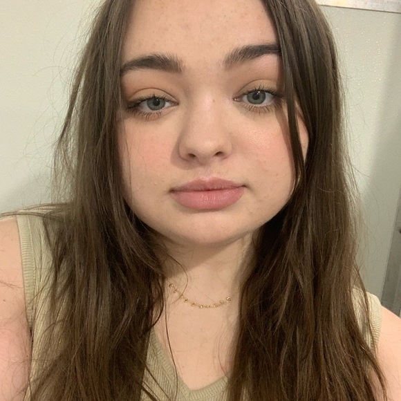Profile Picture of Jonah F (@jonahlynleigh) on Poshmark