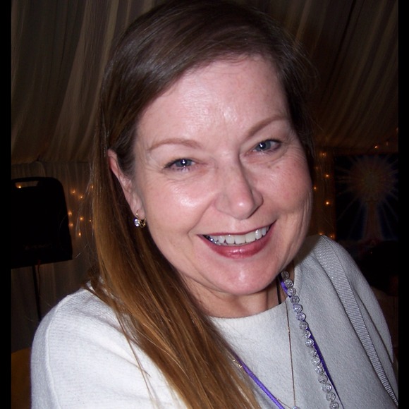 Profile Picture of Monica Roberts (@mbrposh) on Poshmark