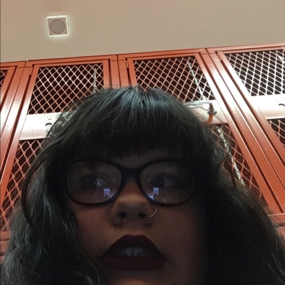 Profile Picture of Mallory Zettler (@malloryymaarrie) on Poshmark