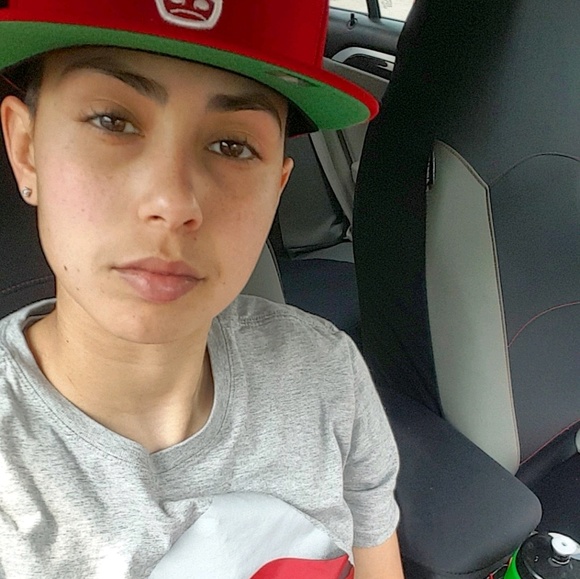 Profile Picture of Vanessa Mendoza (@daddyness) on Poshmark