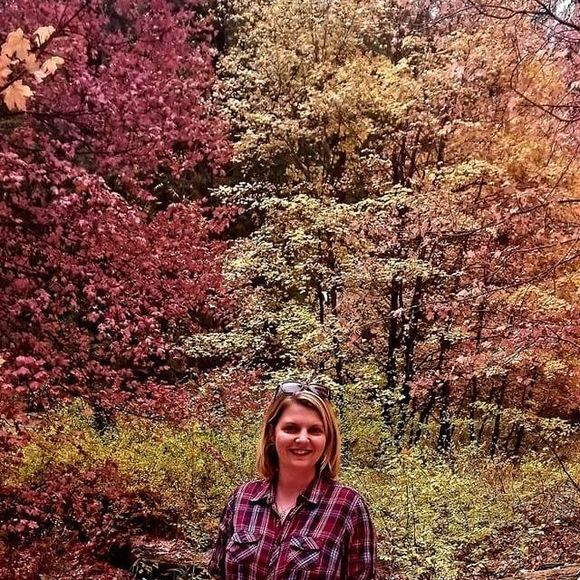 Profile Picture of Katie Hutchinson (@tribalowl) on Poshmark