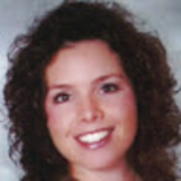 Profile Picture of Michele Loppnow (@michele_loppnow) on Poshmark