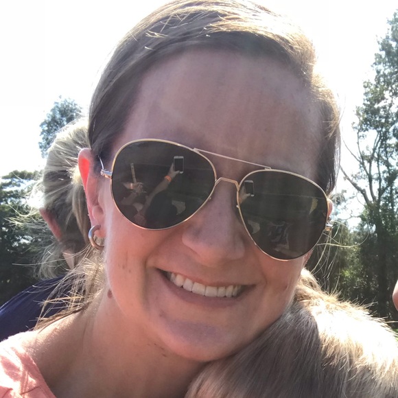 Profile Picture of Heather Spychala (@hlspychala) on Poshmark