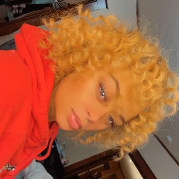 Profile Picture of Leighasia Pearson (@leighasiap) on Poshmark