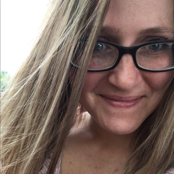 Profile Picture of Jennifer Barchalk (@jbarchalk) on Poshmark