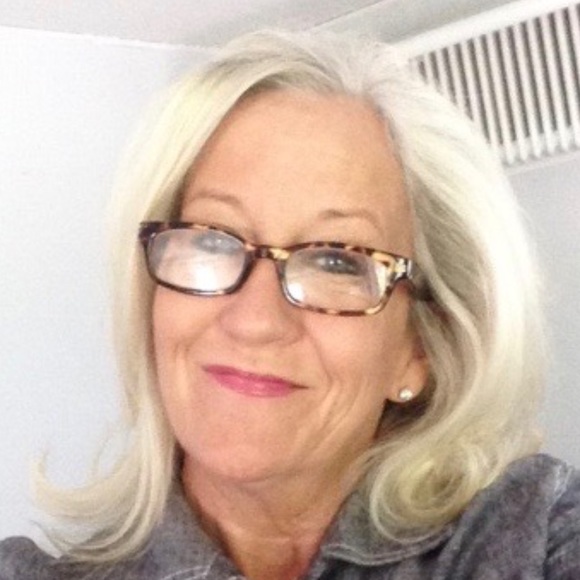 Profile Picture of Aileen Deutermann (@dougnaie) on Poshmark