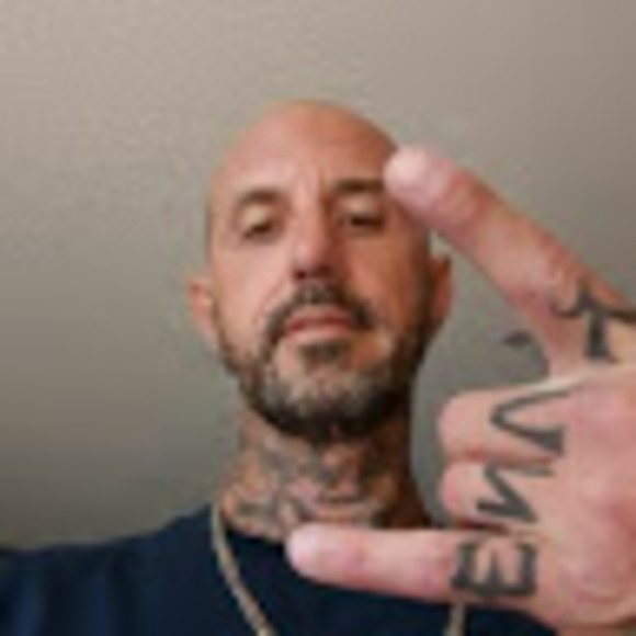 Profile Picture of Joseph Pratt (@stylewicked177) on Poshmark