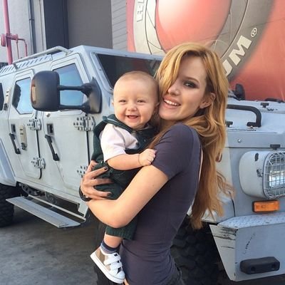 Profile Picture of Jo Wonka {Lovett} (@DeviantLittleJo) on Twitter