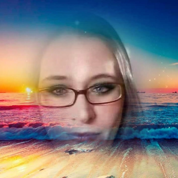 Profile Picture of Beth Stripling (@bethstripling) on Poshmark