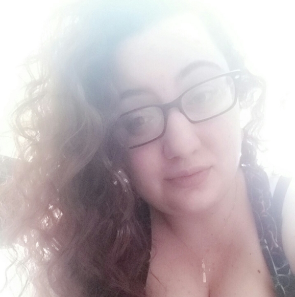 Profile Picture of Ashley Verdino (@ashlaayyy1114) on Poshmark