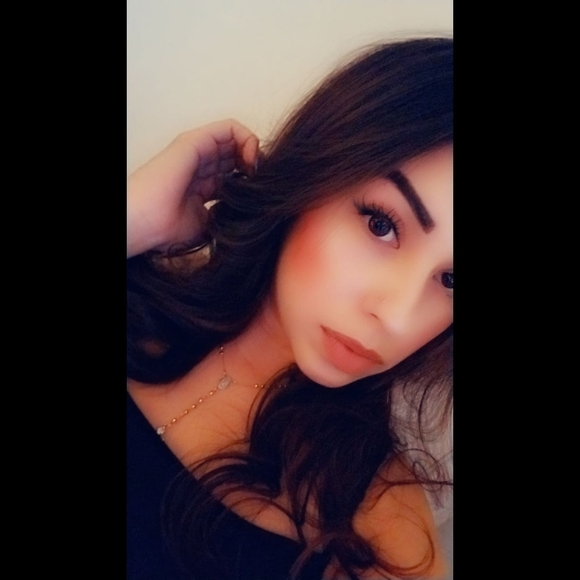 Profile Picture of Cristal Rodriguez (@criss_xoxo26) on Poshmark
