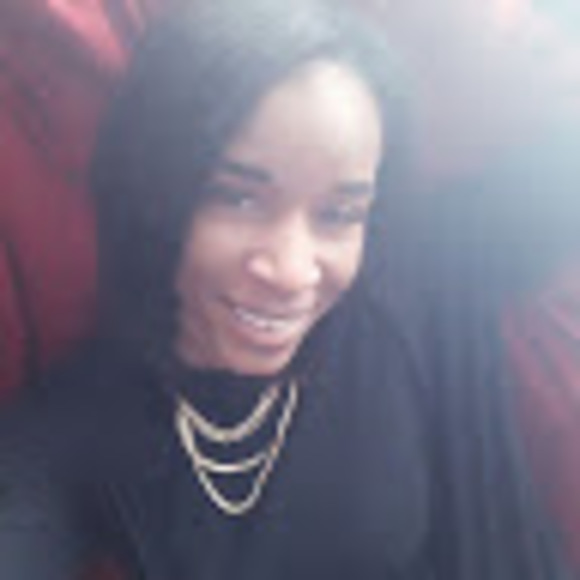 Profile Picture of Tamara Reeves (@tamreeves23) on Poshmark