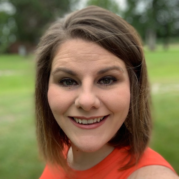 Profile Picture of Samantha Suggs (@ssuggs01) on Poshmark