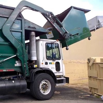 Profile Picture of DumpsterTruckInc (@DickXU6) on Twitter