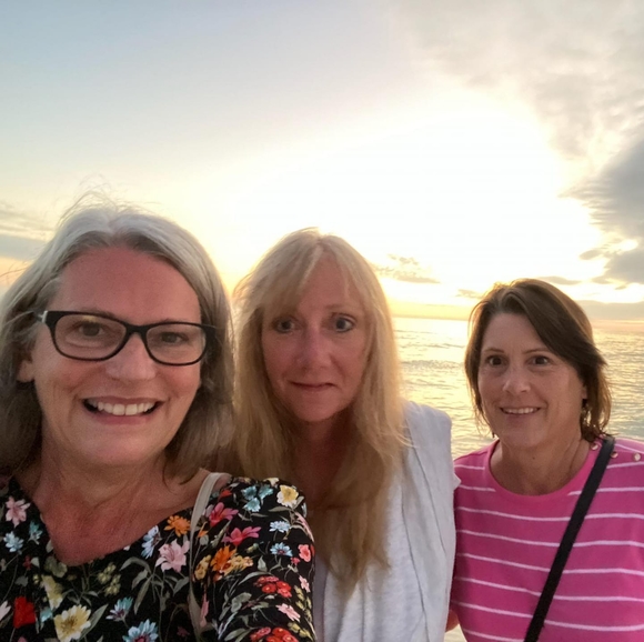 Profile Picture of Kelley Atzinger (@kelleyatzinger) on Poshmark