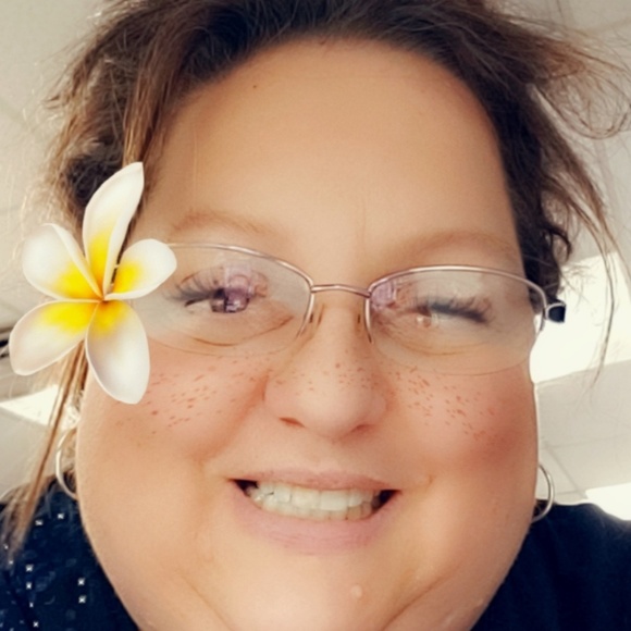 Profile Picture of Susan Cirello (@susancirello) on Poshmark