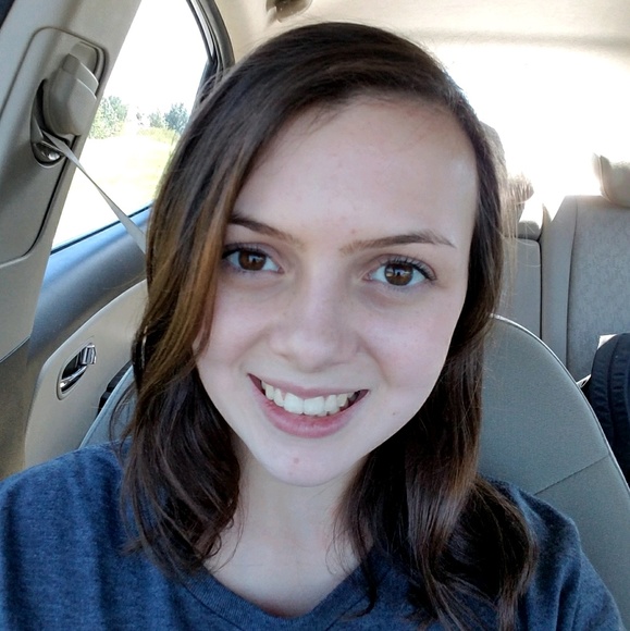 Profile Picture of Tegan Brinyark (@tabrin) on Poshmark