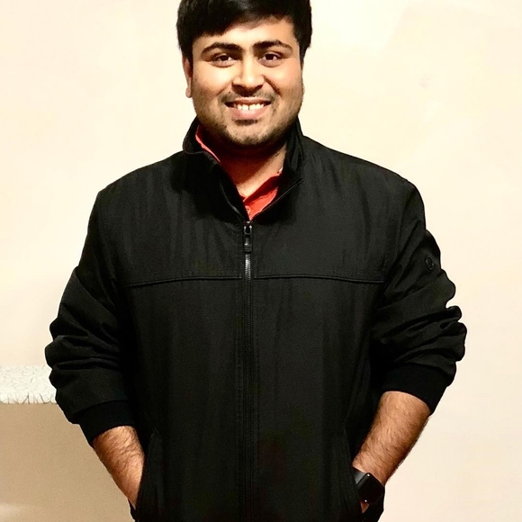 Profile Picture of Deep Desai (@ddesai10) on Poshmark