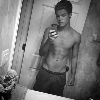 Profile Picture of Marshal Carter (@marshalbeats69) on Twitter