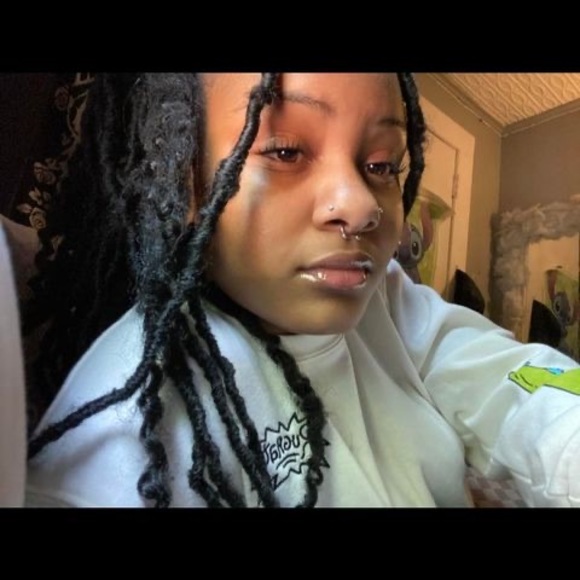 Profile Picture of Annetta Giscombe (@annetta7186) on Poshmark