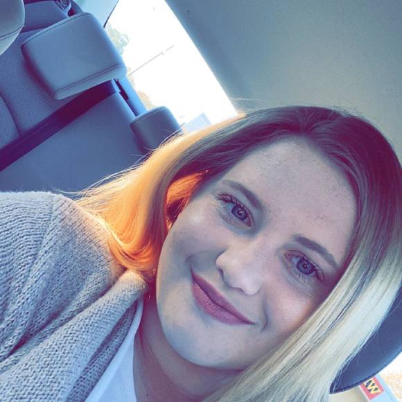 Profile Picture of Emily Stillwell (@emily13anns) on Poshmark