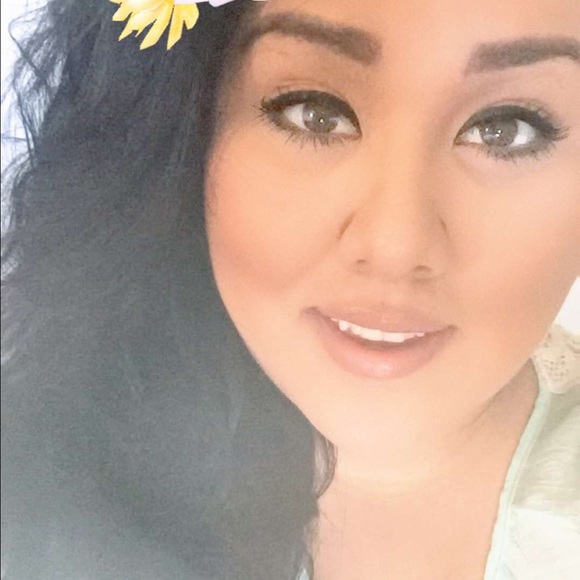 Profile Picture of Jessica Torres (@alvajess) on Poshmark