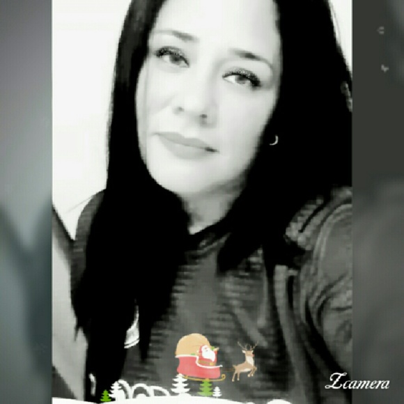 Profile Picture of Zoraida Alvarez (@alvarez426) on Poshmark