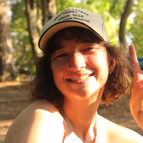 Profile Picture of Kami Eflin (@kamieflin) on Poshmark