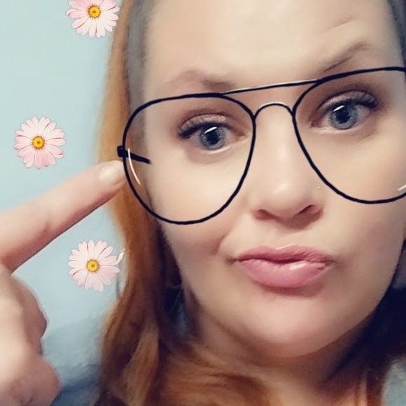 Profile Picture of Gina Adderly (@gina_adderly) on Poshmark