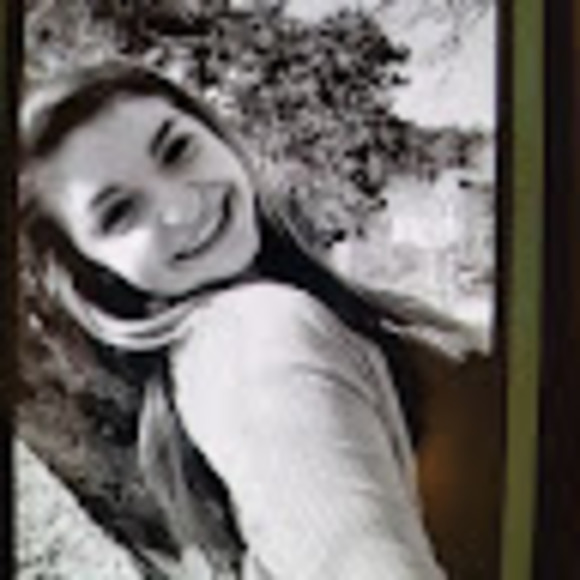 Profile Picture of Serina Pichla (@pichla0330) on Poshmark