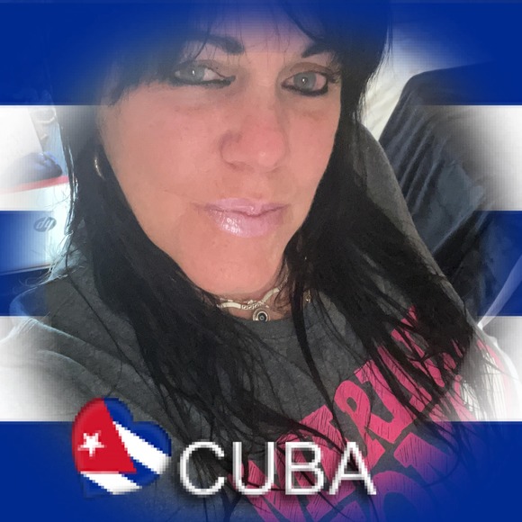 Profile Picture of Roxana yamila Maceda (@rmaceda) on Poshmark