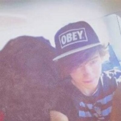 Profile Picture of Laurie Curry (@currygd957) on Twitter